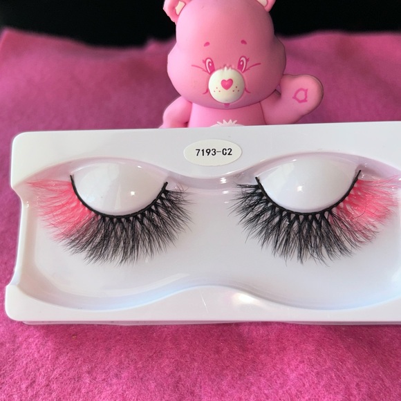 Pink and Black false eyelashes - Picture 1 of 6